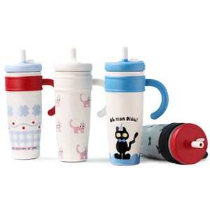 हैंडल और स्ट्रॉ के साथ बड़ा इंसुलेटेड स्टेनलेस स्टील टम्बलर