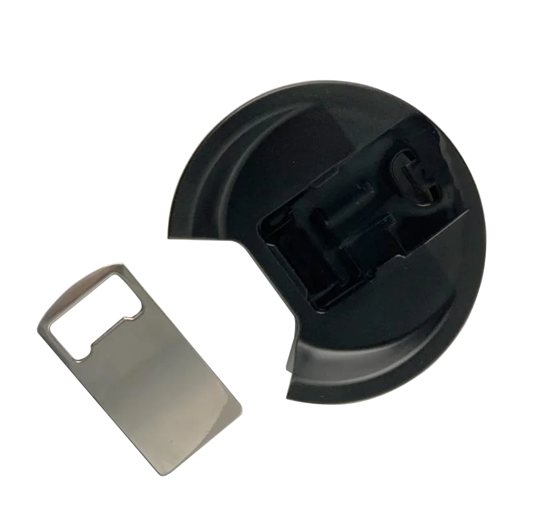 थोक ओपनर के साथ ठंड पुन: प्रयोज्य धातु बीयर मग रखें