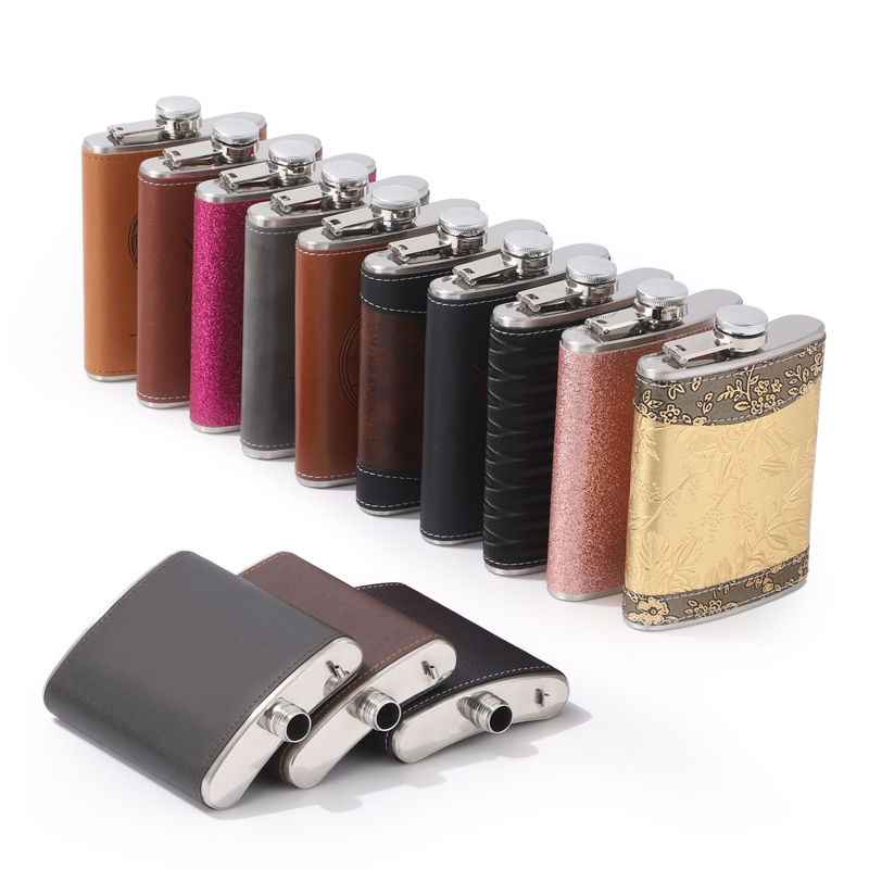 मनोरंजक आउटडोर रोमांच के लिए हिप फ्लास्क युक्तियाँ