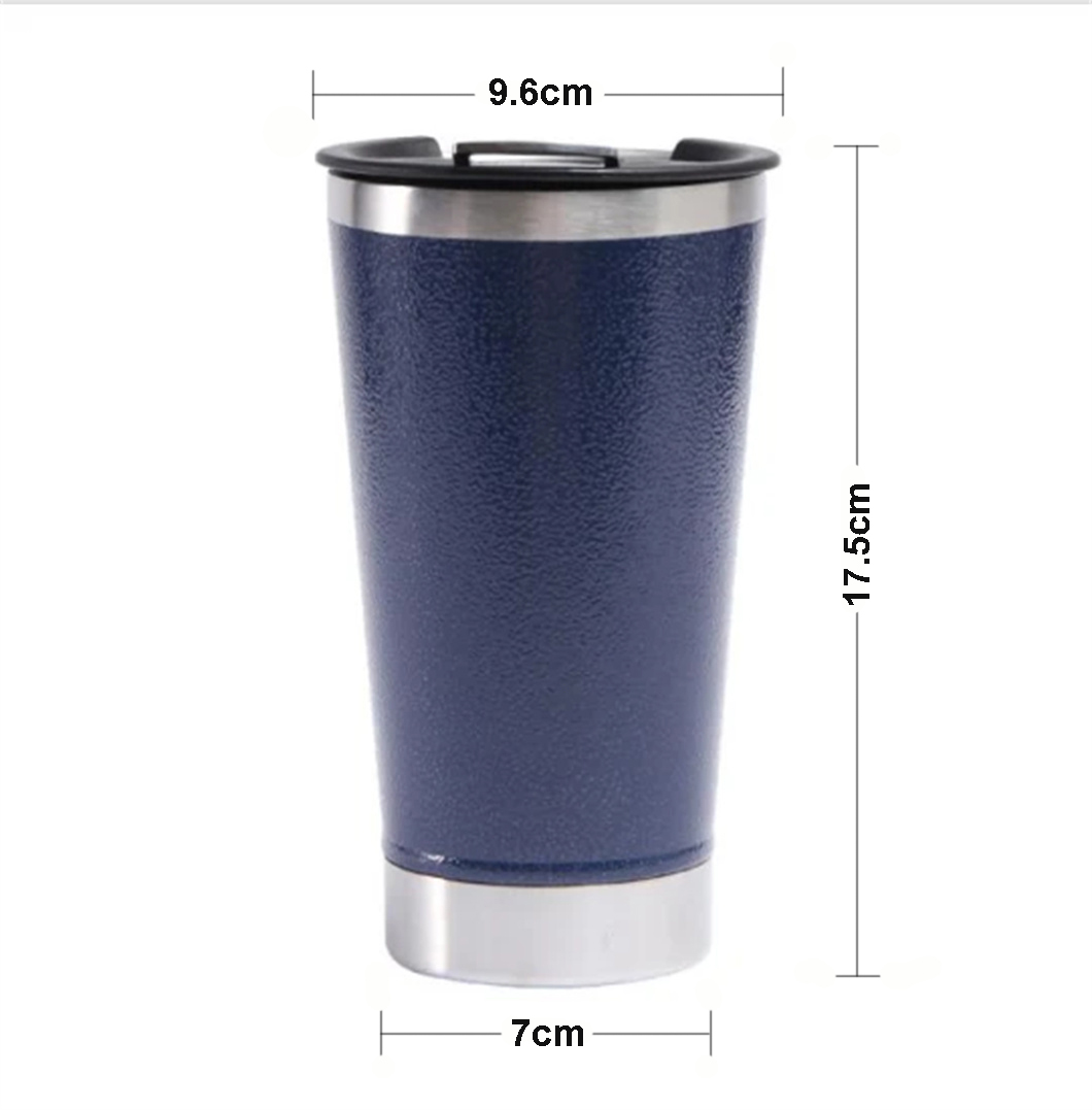 थोक ओपनर के साथ ठंड पुन: प्रयोज्य धातु बीयर मग रखें